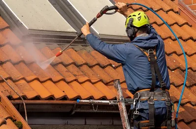 Démoussage et hydrofuge de toiture à Collongues